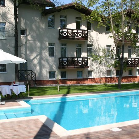 Viktoria Park Hotel Bucha Dış mekan fotoğraf