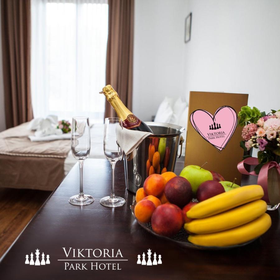 Viktoria Park Hotel Bucha Dış mekan fotoğraf