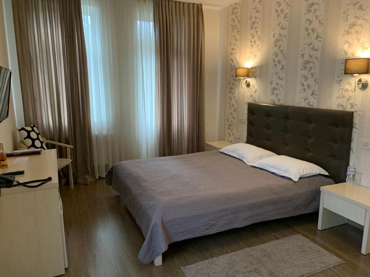 Viktoria Park Hotel Bucha Dış mekan fotoğraf